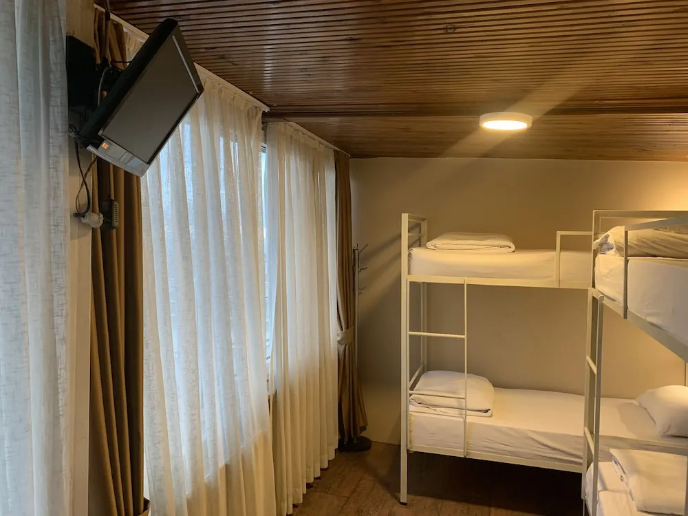 Ortak Ranzalı Oda, Karma Ranzalı Oda, Özel Banyo, Deniz Manzaralı