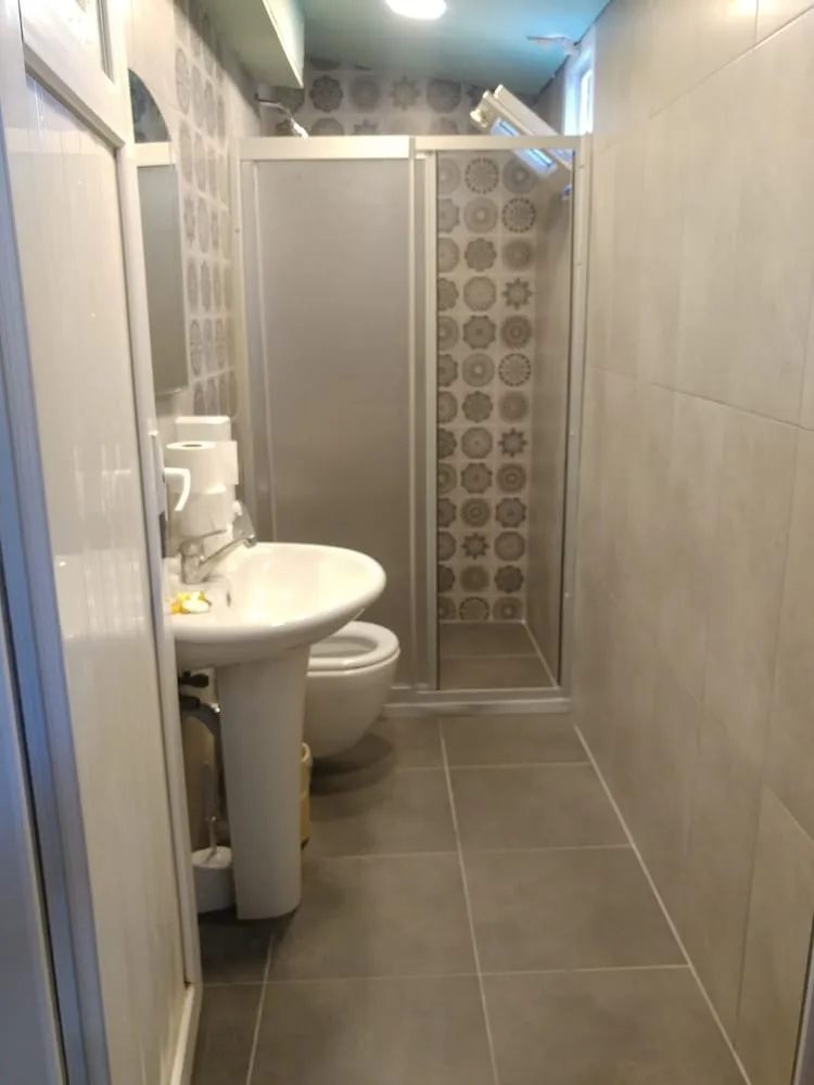 Ortak Ranzalı Oda, Sadece kadınlar için