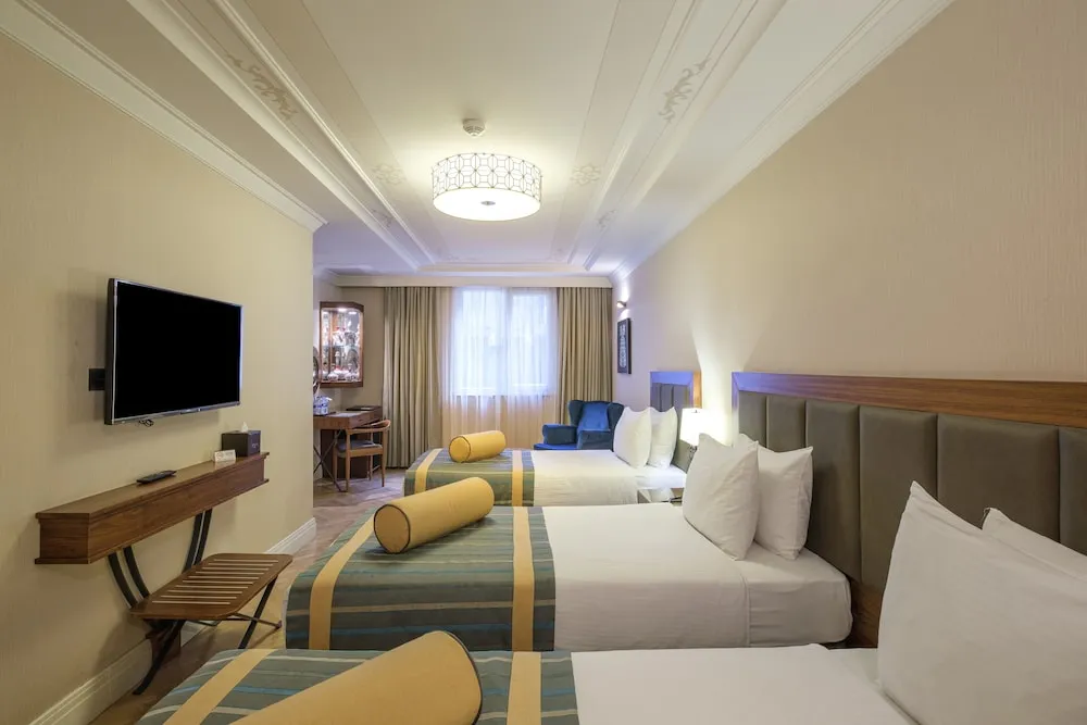 Deluxe Üç Kişilik Oda
