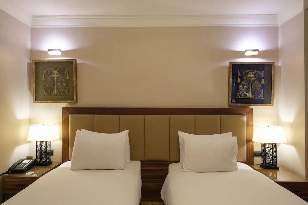 STANDARD TWIN / FRENCH BED