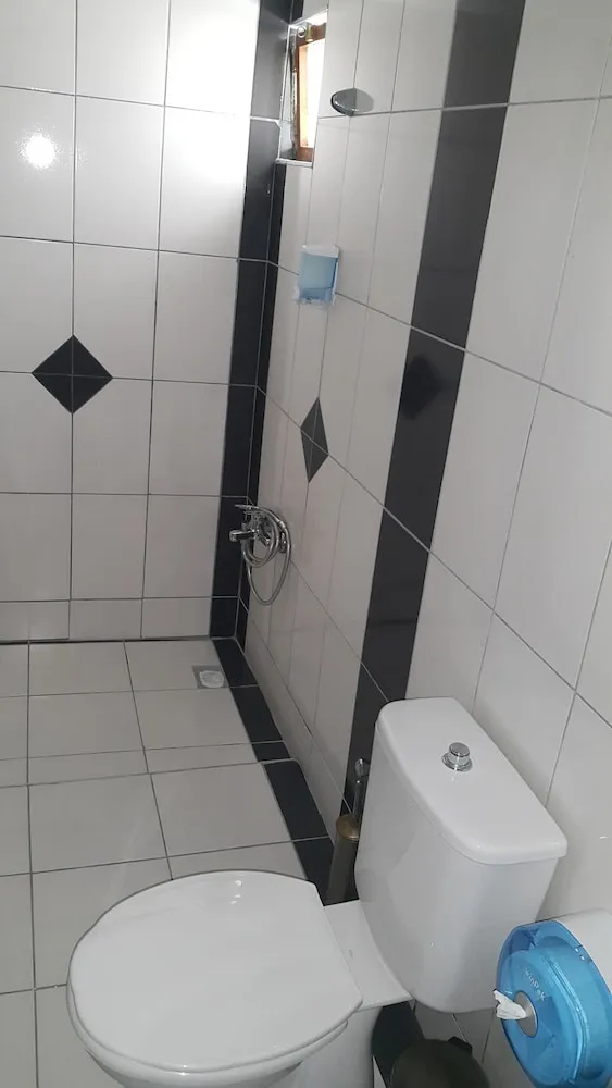 Üç Kişilik Oda