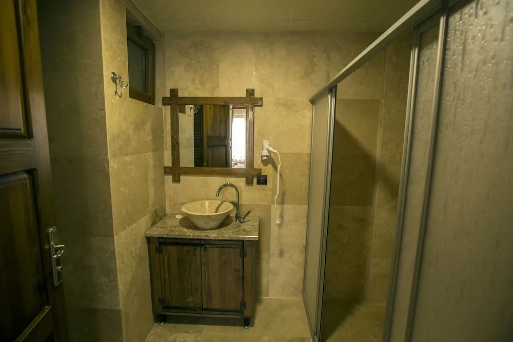 Comfort Tek Büyük Yataklı Oda