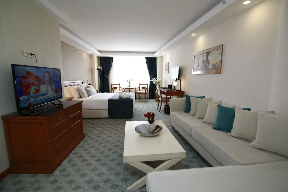 Junior Süit, Şehir Manzaralı