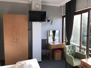 Ema Hotel
