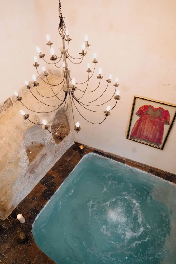 Imperial Pool Suite