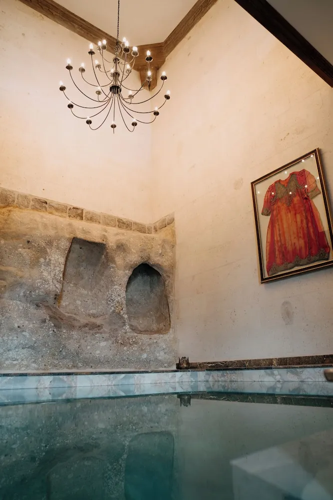 Imperial Pool Suite