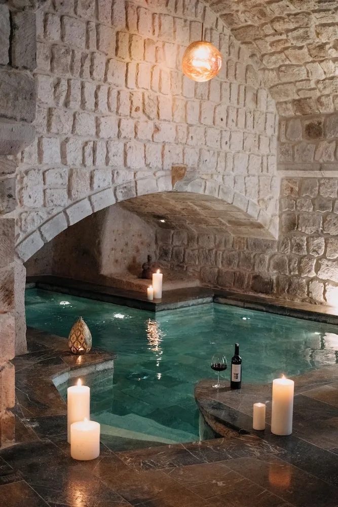 Imperial Pool Suite