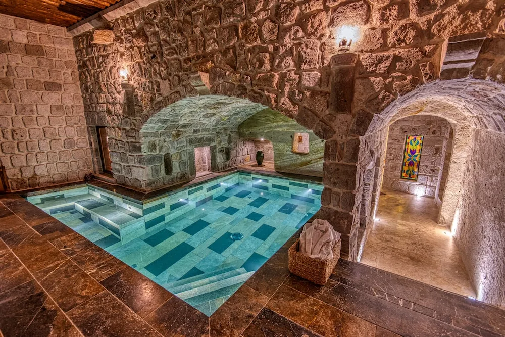 Muhteshem Imperial Pool Suite