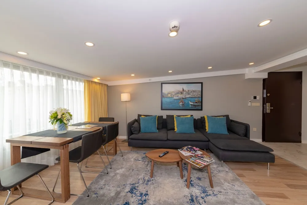 Deluxe Suite with Sea view (Loft - Stair Access)