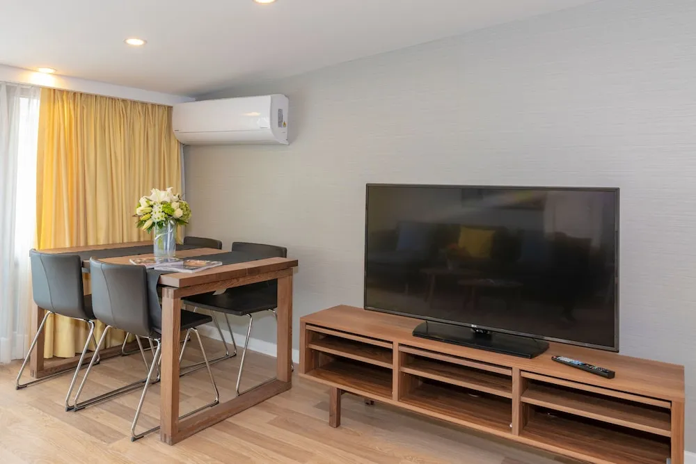 Deluxe Suite with Sea view (Loft - Stair Access)