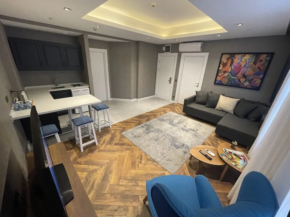 Junior Suite (Stair Access)