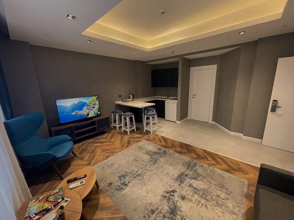 Junior Suite (Stair Access)