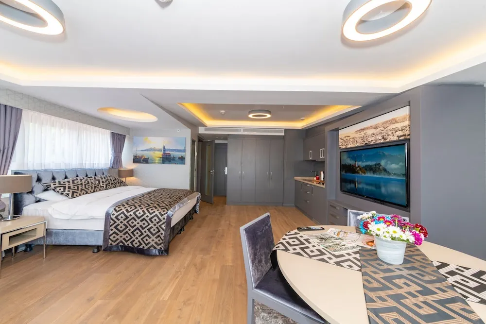 King Room with Bosphorus View, Annex Building (Stair Access)