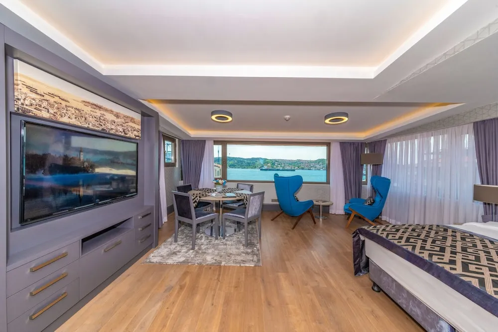 King Room with Bosphorus View, Annex Building (Stair Access)