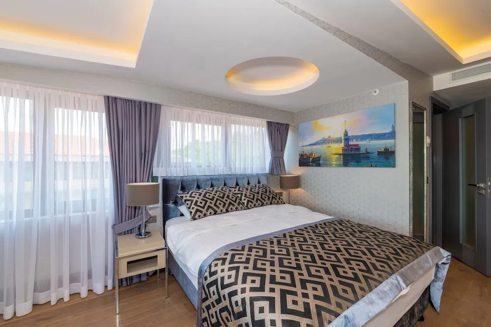 King Room with Bosphorus View, Annex Building (Stair Access)