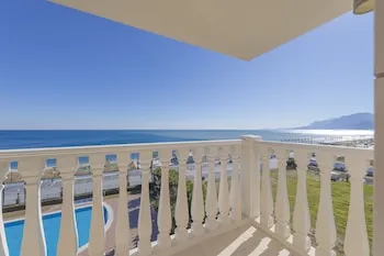 Crowne Plaza Hotel Antalya, Bir IHG Oteli