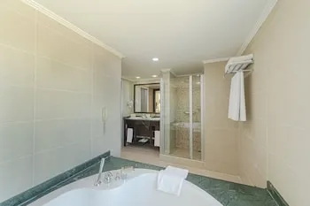 Crowne Plaza Hotel Antalya, Bir IHG Oteli