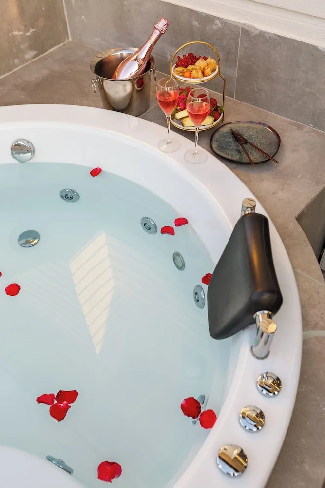 Deluxe Oda, Sıcak Su Küveti