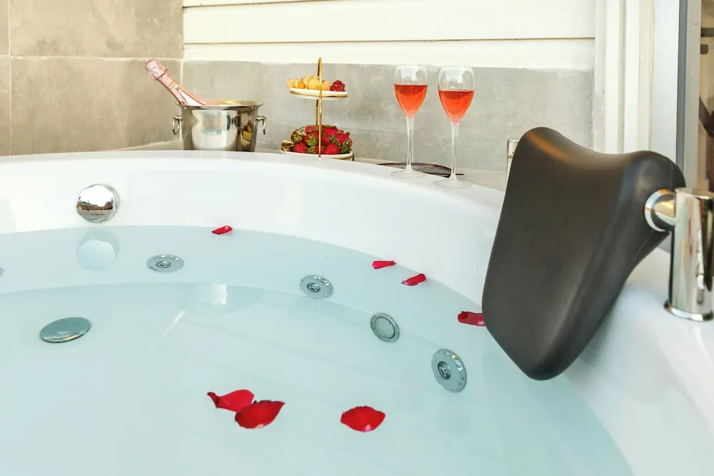 Deluxe Oda, Sıcak Su Küveti