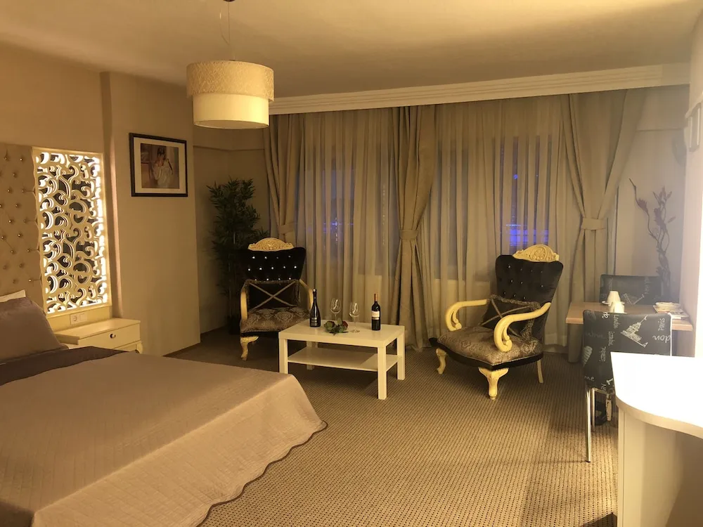 Deluxe Tek Büyük Yataklı Oda
