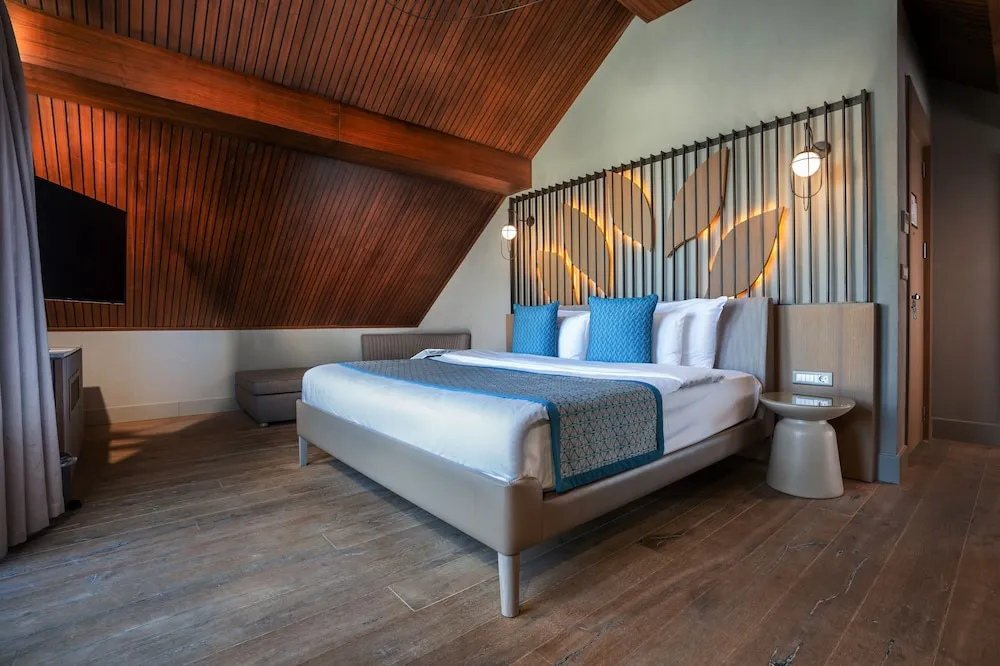 Kelly Penthouse
