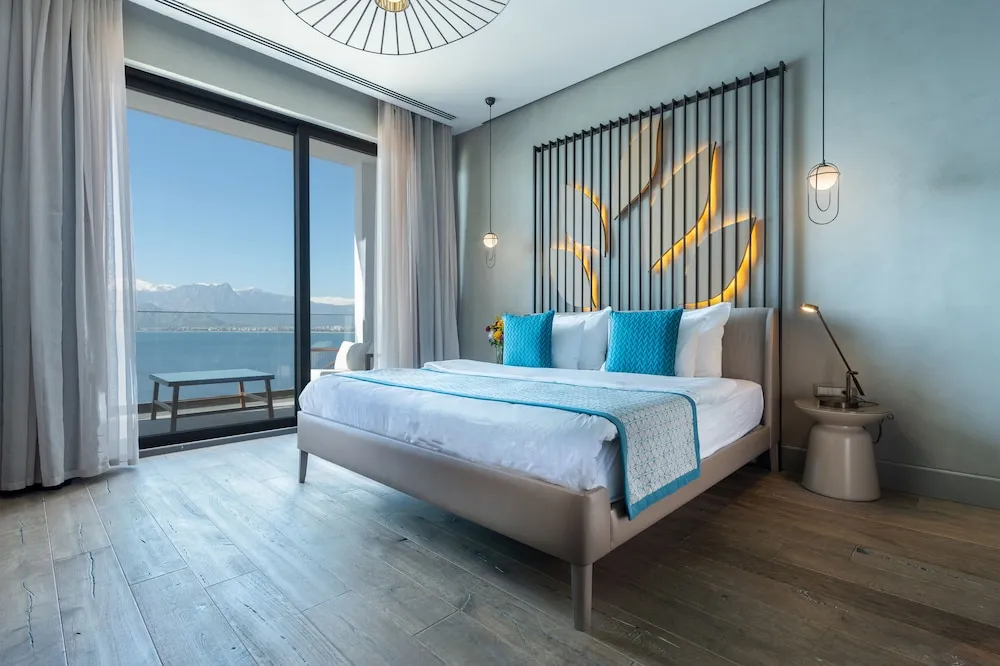 Deluxe Tek Büyük Yataklı Oda, Deniz Manzaralı