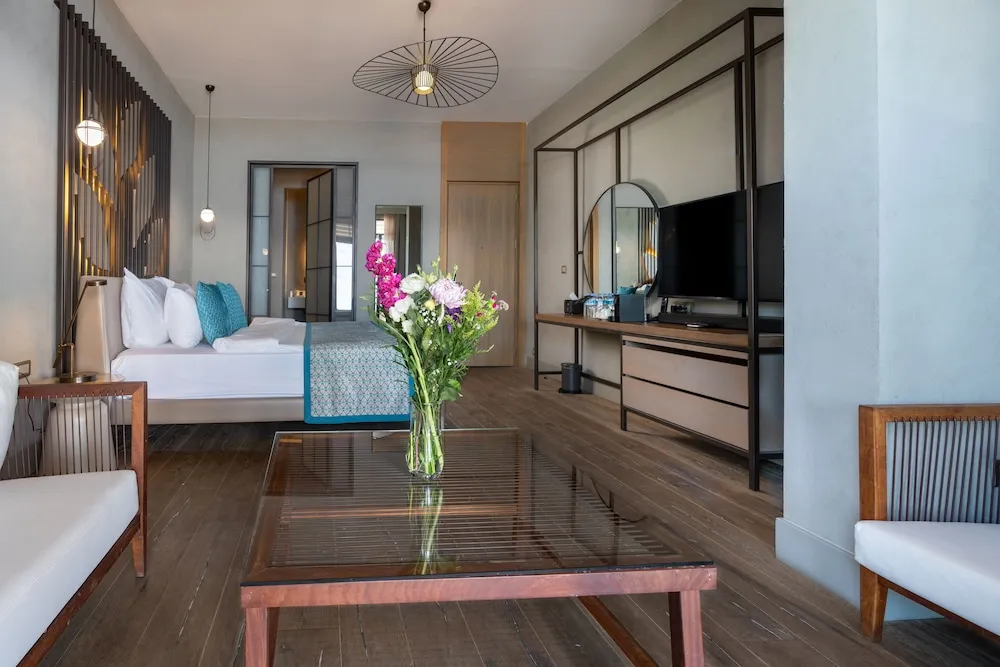 Infinity King Suite