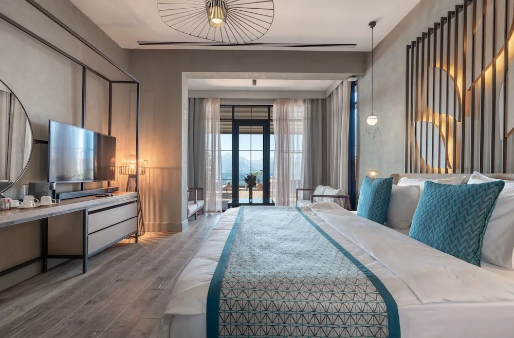 Infinity King Suite
