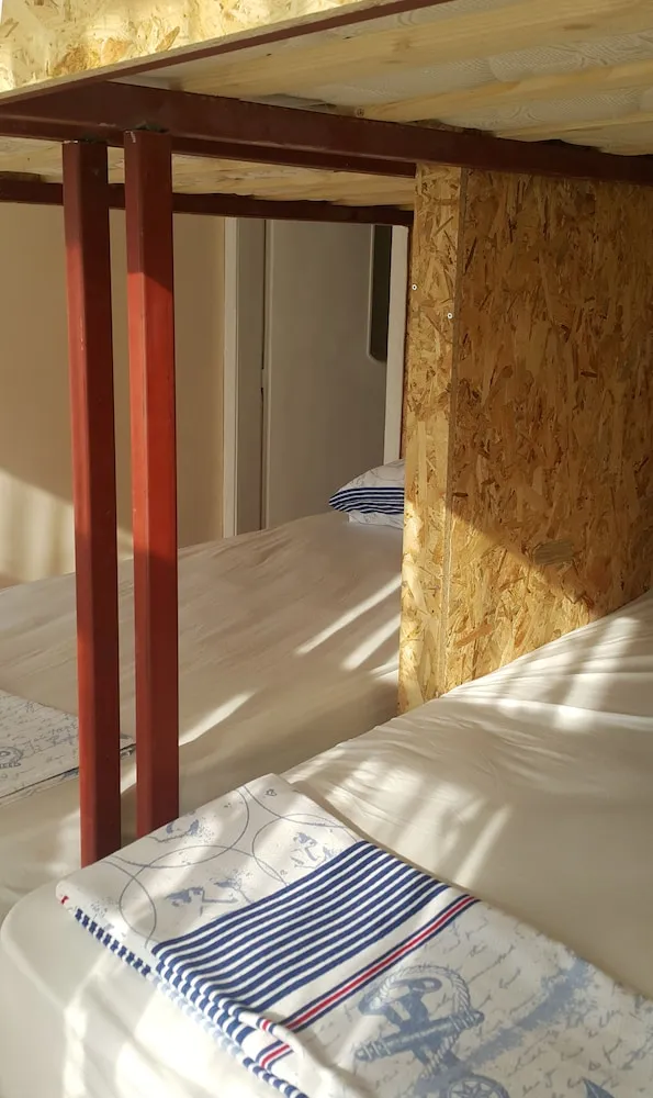 Basic Ortak Ranzalı Oda, Karma Ranzalı Oda, Dağ Manzaralı