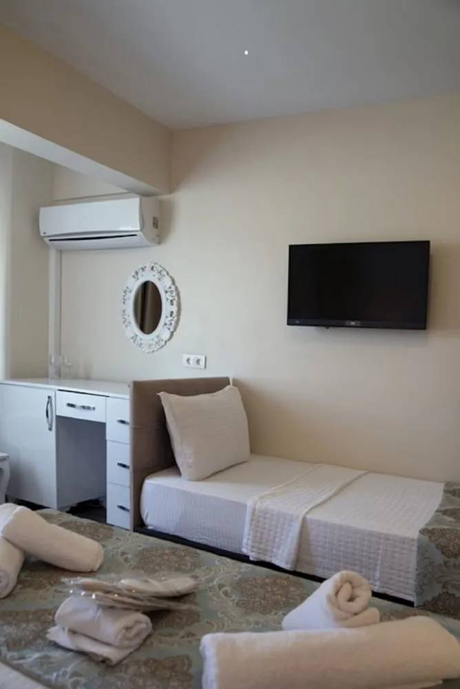 Standard Üç Kişilik Oda, Deniz Manzaralı, Denize Sıfır
