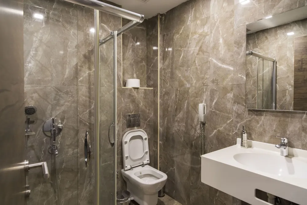 Deluxe Üç Kişilik Oda