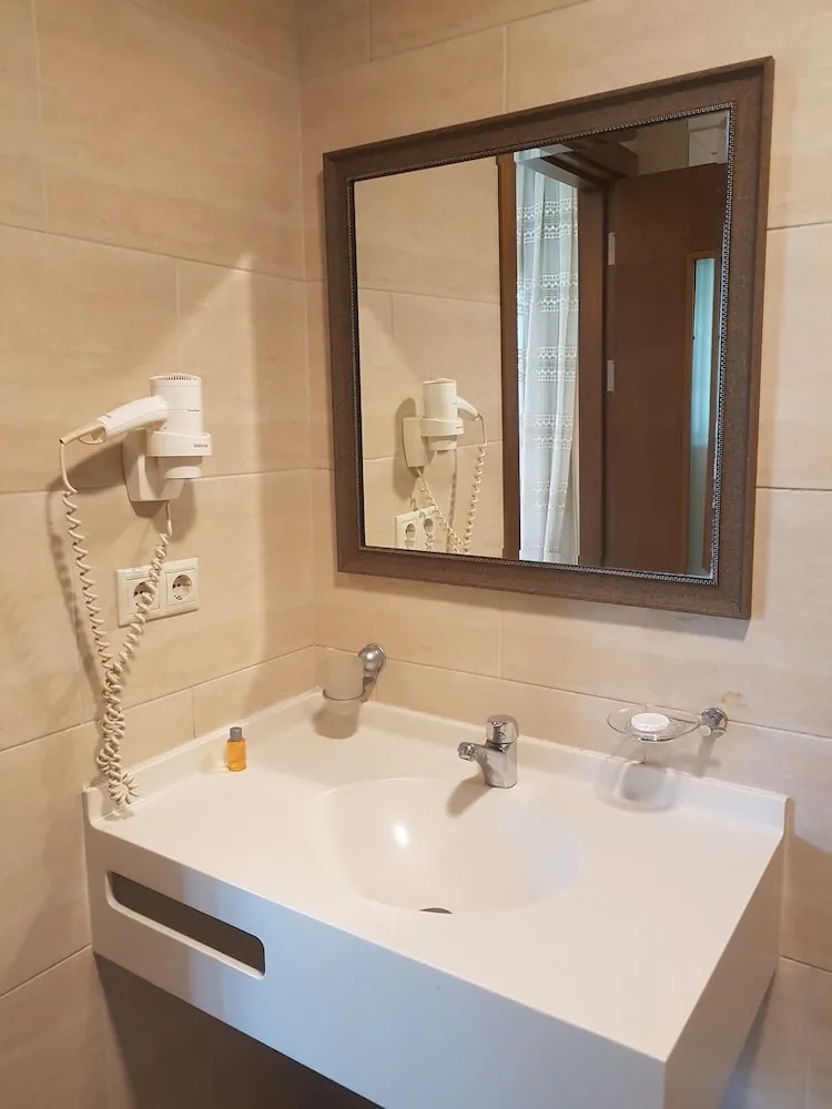 Standard Tek Büyük veya İki Ayrı Yataklı Oda