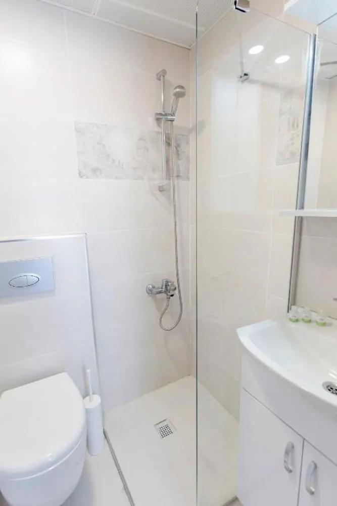 Economy Tek Büyük Yataklı Oda