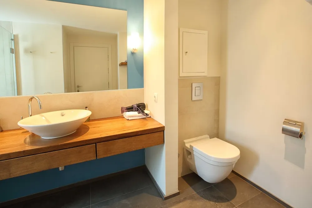 Deluxe Tek Büyük Yataklı Oda, Bahçe Manzaralı (Defne)