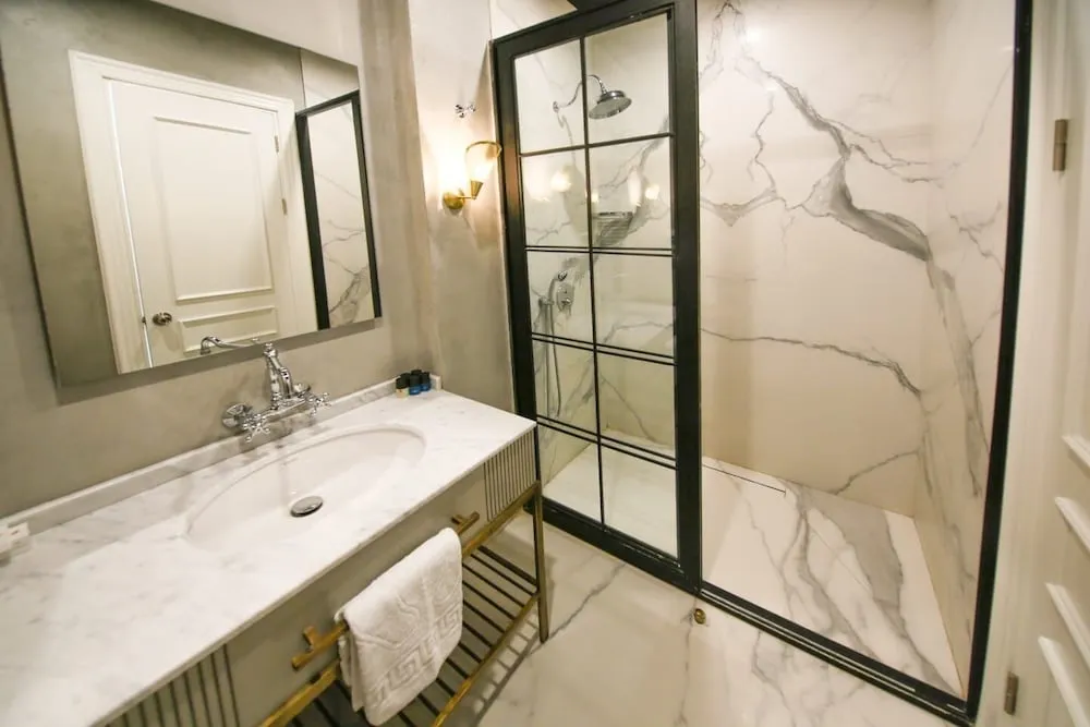 Deluxe Tek Büyük Yataklı Oda, Sigara İçilmez, Şehir Manzaralı