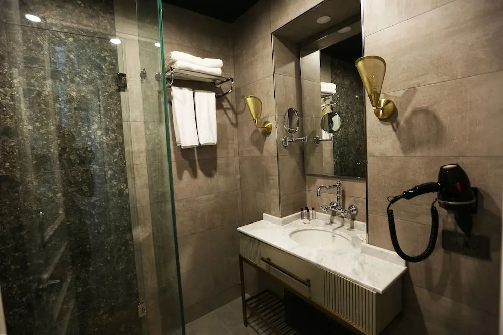 Standard Üç Kişilik Oda, Birden Çok Yatak, Sigara İçilmez