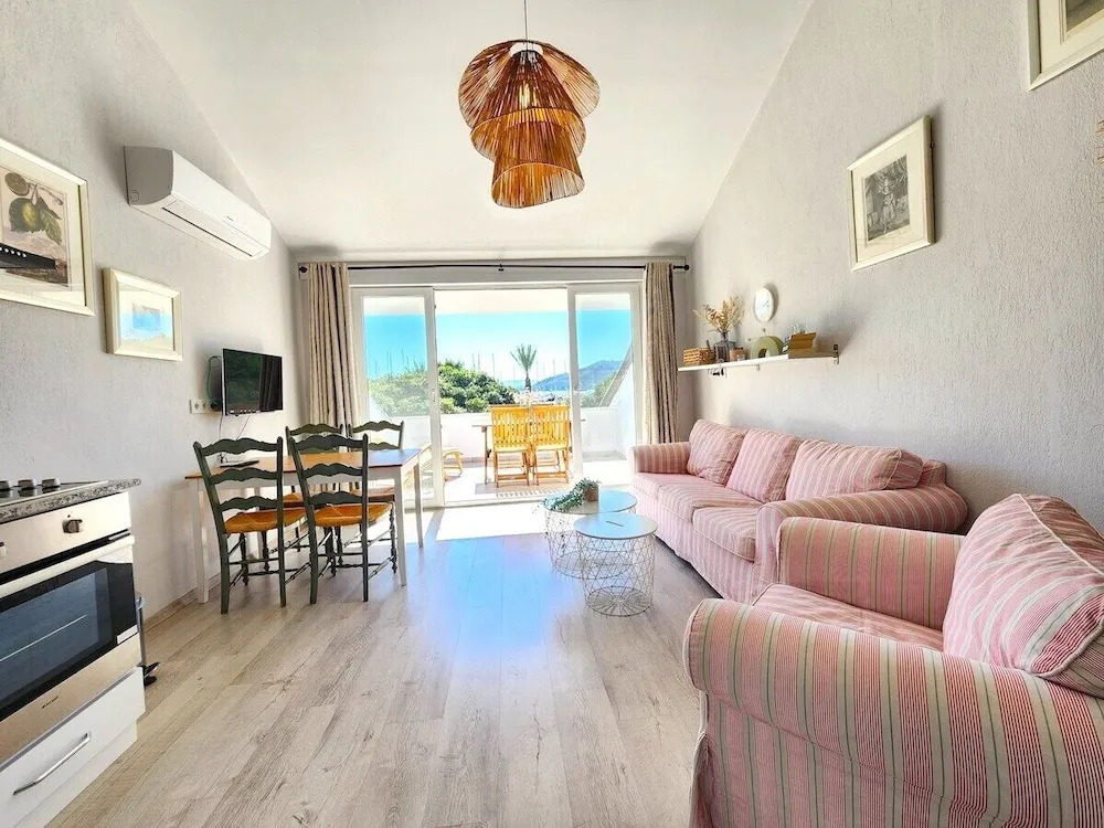 Ev, 2 Yatak Odası, Deniz Manzaralı (Guney 4)
