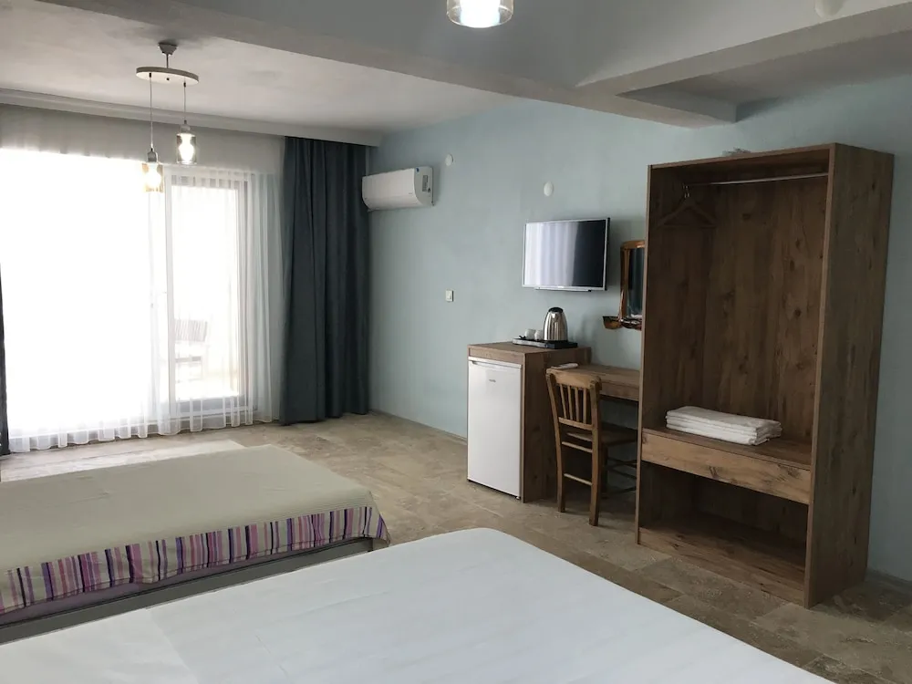 Deluxe Üç Kişilik Oda, Veranda, Zemin Kat