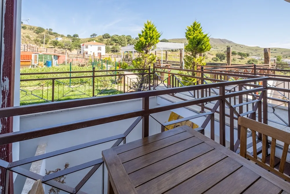 Standard Tek Büyük Yataklı Oda, Balkon, Bahçe Manzaralı