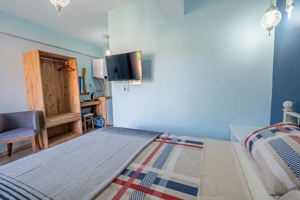 Standard Tek Büyük Yataklı Oda, Balkon, Bahçe Manzaralı