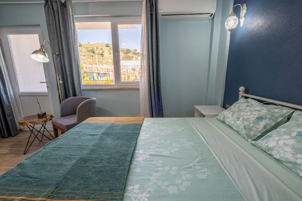 Standard Tek Büyük Yataklı Oda, Balkon, Bahçe Manzaralı