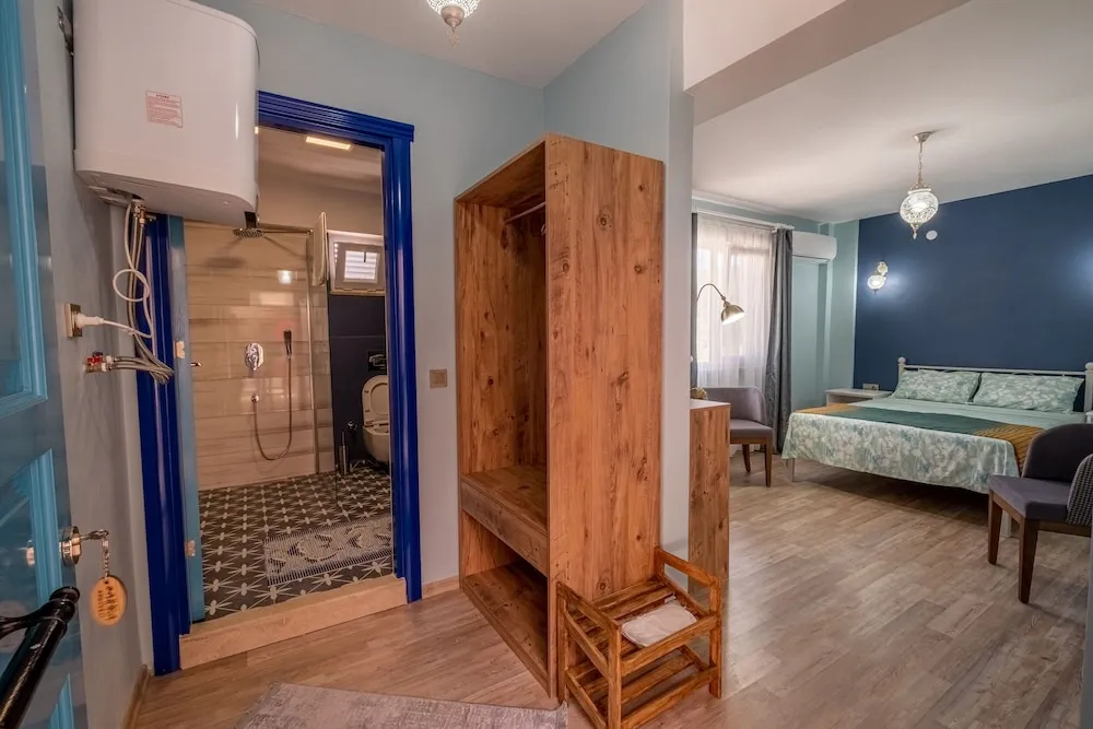 Standard Tek Büyük Yataklı Oda, Balkon, Bahçe Manzaralı