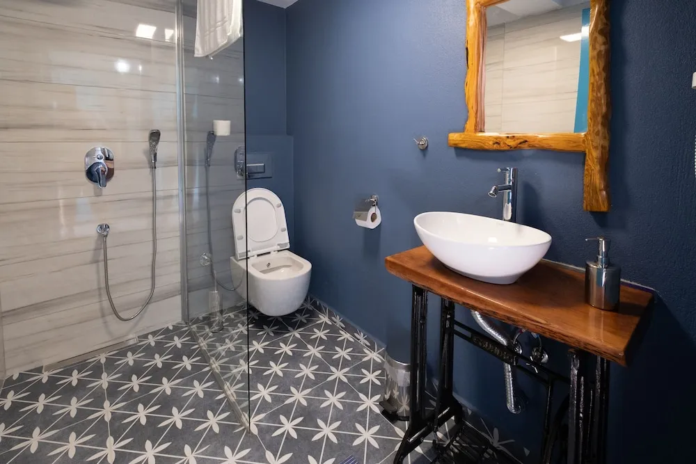 Standard Tek Büyük Yataklı Oda, Balkon, Bahçe Manzaralı