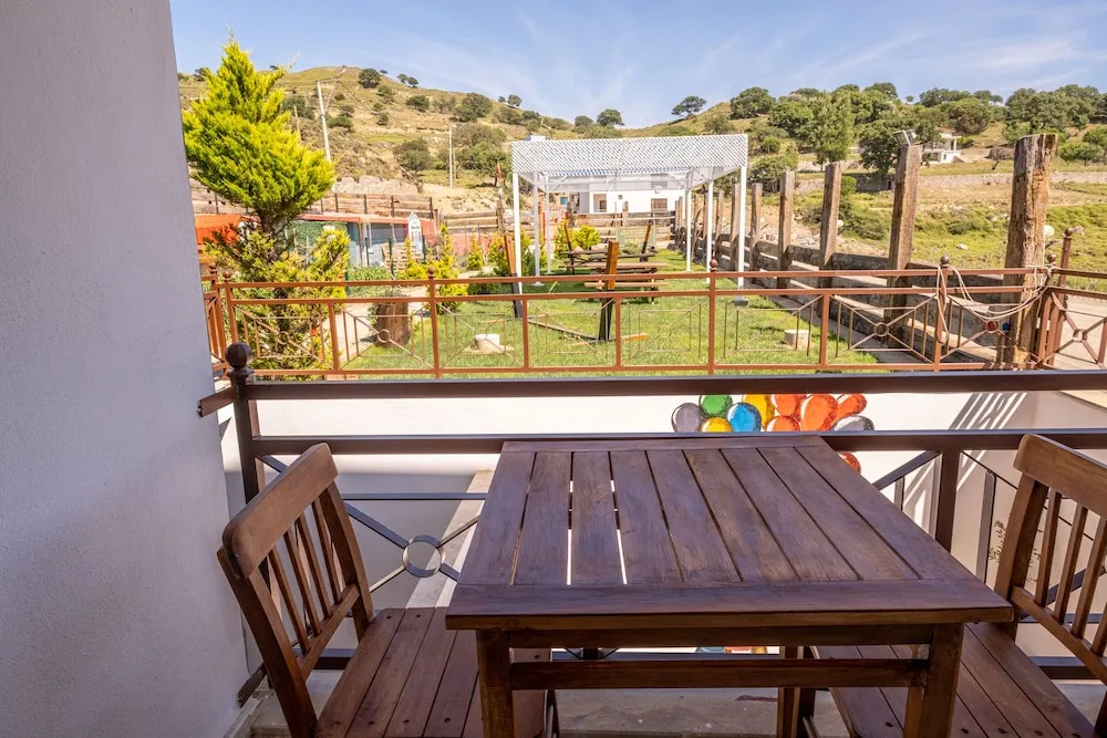 Standard Tek Büyük Yataklı Oda, Balkon, Bahçe Manzaralı