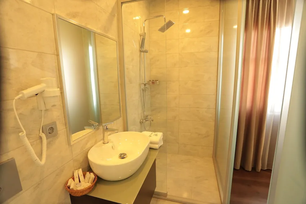Junior Süit, Sigara İçilmez, Balkon