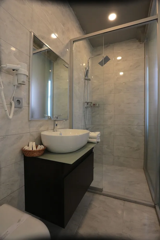 Junior Süit, Sigara İçilmez, Balkon