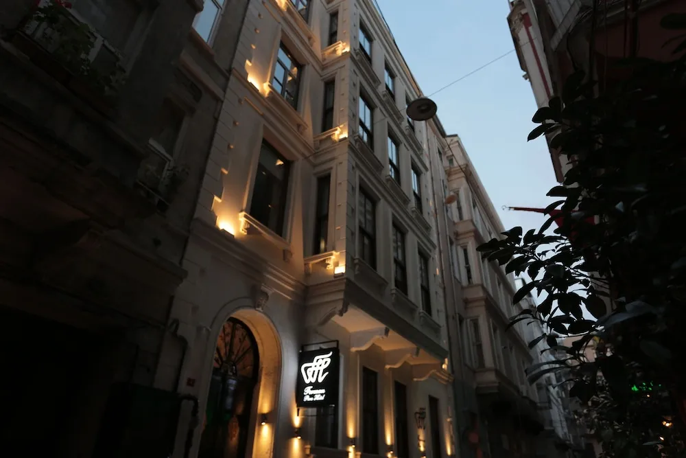 Junior Süit, Sigara İçilmez, Balkon