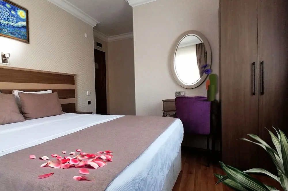 Tek Büyük Yataklı Oda