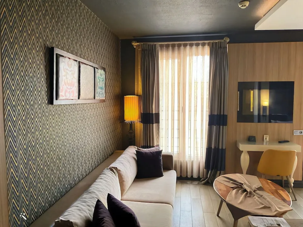 Deluxe Tek Büyük Yataklı Oda