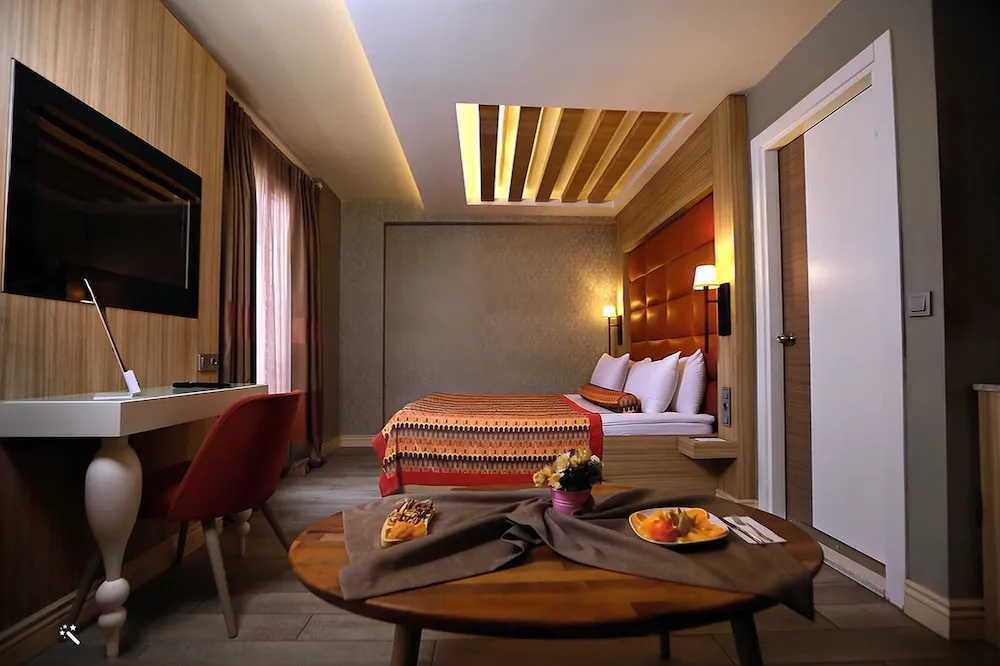 Deluxe Tek Büyük Yataklı Oda
